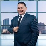 Brandon Lively - @sellingredstick - Instagram