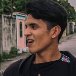 Brett Lester - @castilloyolfran - Instagram