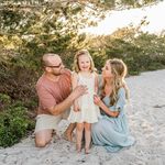 Sara & Brian Albrecht - @on.wildflowerlane - Instagram