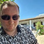 Brian van den Berg - @checkyourfax - Instagram