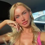 Bridget Coffey - @elegant_chanel - Instagram
