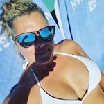 Brit Davis - @everythingpeachy2day - Instagram