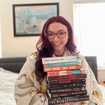 Brooke - @brookebabblesbooks - Instagram