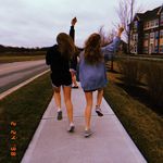 Brooke Dillon - @brookessclothes - Instagram