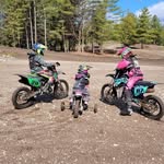 Brooklyn, Bentley, and Braelynn Harford - @benbrookmotocrossracing - Instagram