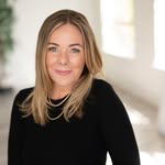 Caitlin Bowman - @lakeoswegorealestate - Instagram