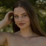 Caitlin Grey - @achillchica_ - Instagram
