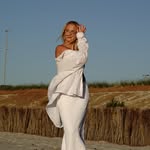 CAITLIN HOFFMANN - @throughtheyee - Instagram