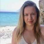 Caitlin Pratt - @travelpratt - Instagram