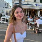 Caitlin Snell - @caitlin.rxe - Instagram