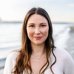 Caitlin Spence - @caitlinatlake - Instagram