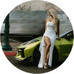 Caitlin Strand - @real.estate.blondie - Instagram