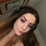 Caitlyn Becker - @caitlyn.b7 - Instagram