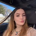 Caitlyn Becker - @c_becker01 - Instagram