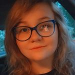 Caitlyn Fox - @skittlays - Instagram