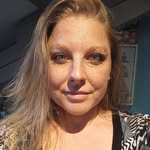 Camille Becker - @camille.becker.77 - Instagram