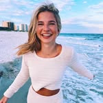 camille grace champagne - @camillegchampagne - Instagram