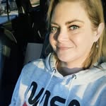 Candice Bartlett - @pastbates - Instagram