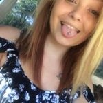 Candice Sutherland - @crazygoldiechick1984 - Instagram