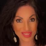 Candice Leggett-Hallmark - @candiland80 - Instagram