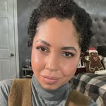 Cara Chambers - @beautyandthefrizz - Instagram