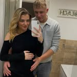 @cara.mark - Instagram