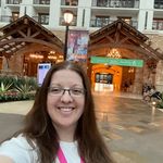 Cara - @cara.reads.romance - Instagram