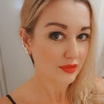 Cara Waldron - @_mediumcara_ - Instagram