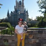 Carey Larson - @careypoppinstravels - Instagram