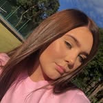 @cari.jonesxx - Instagram