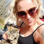 Cari Snow - @cfrosty722 - Instagram
