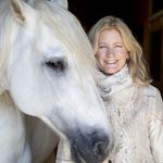 CARI SWANSON | Horse Trainer | Airbnb Host | Windrock Farm - @cariswanson17 - Instagram