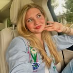 LILLY CARLSON - @lillycarlsonn - Instagram