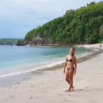 Carla Benites - @flakadiosabali - Instagram