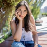Psicologa Danza Movimiento Terapeuta acompañando a mujeres. - @carlacontente_ps - Instagram