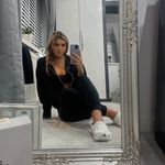 @carlajohnss - Instagram