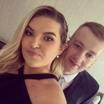 @carlajohnstonn - Instagram