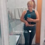 Carla Robles - @roblescarla22 - Instagram