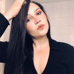 ℂ𝔸ℝ𝕃𝔸 ℝ𝕆𝕁𝔸𝕊 - @carlarojas.singer - Instagram