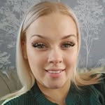 carly arnold - @carlya1987 - Instagram