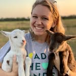 Carley Barker - @barkerbookbunch - Instagram