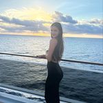 Carly Walker - @carwalk3r - Instagram
