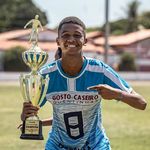 @carlosjames_09 - Instagram