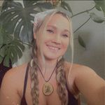 Carly Chandler - @carrbizarre - Instagram