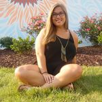 Carly Hauser - @carlyelaine97 - Instagram
