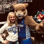 carly hedstrom - @carlyhedstrommusic - Instagram