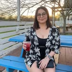 Carly Hendrix - @c_hen9321 - Instagram