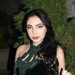 Carly Holmes - @dafe.figplazas15 - Instagram