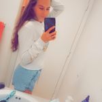Carly Petersen - @carlybeaaar - Instagram
