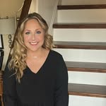 Carly | Reading & Exploring - @chapters_with_carly - Instagram
